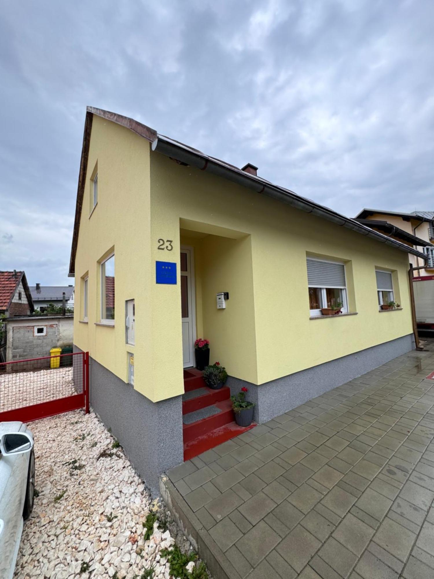 Apartman Josip Gospic Luaran gambar