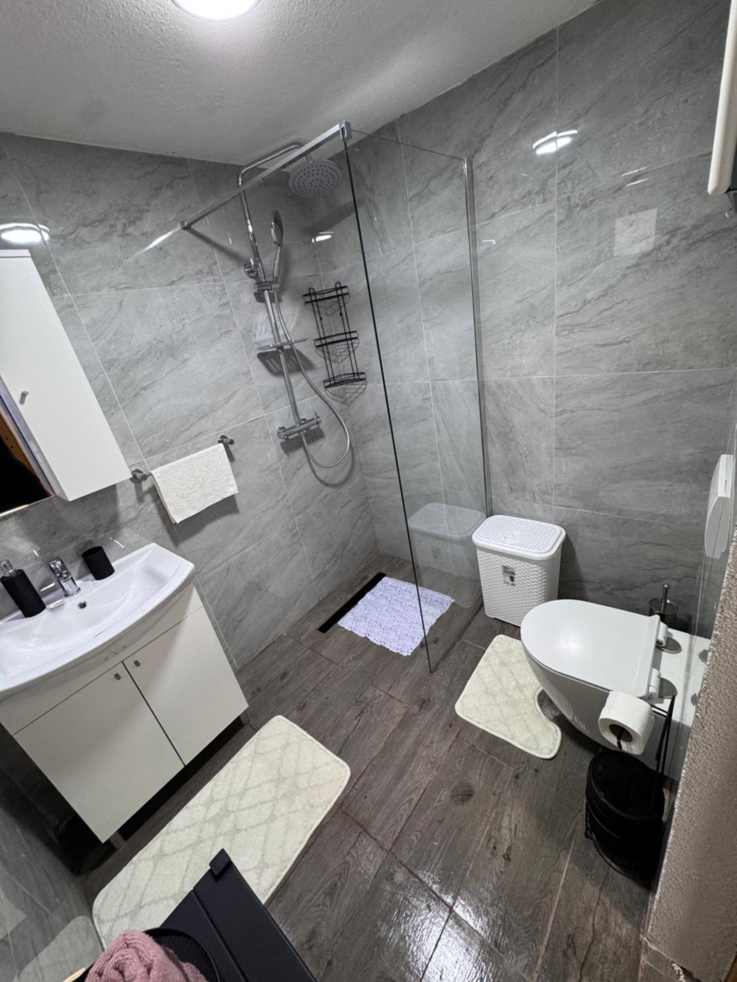 Apartman Josip Gospic Luaran gambar