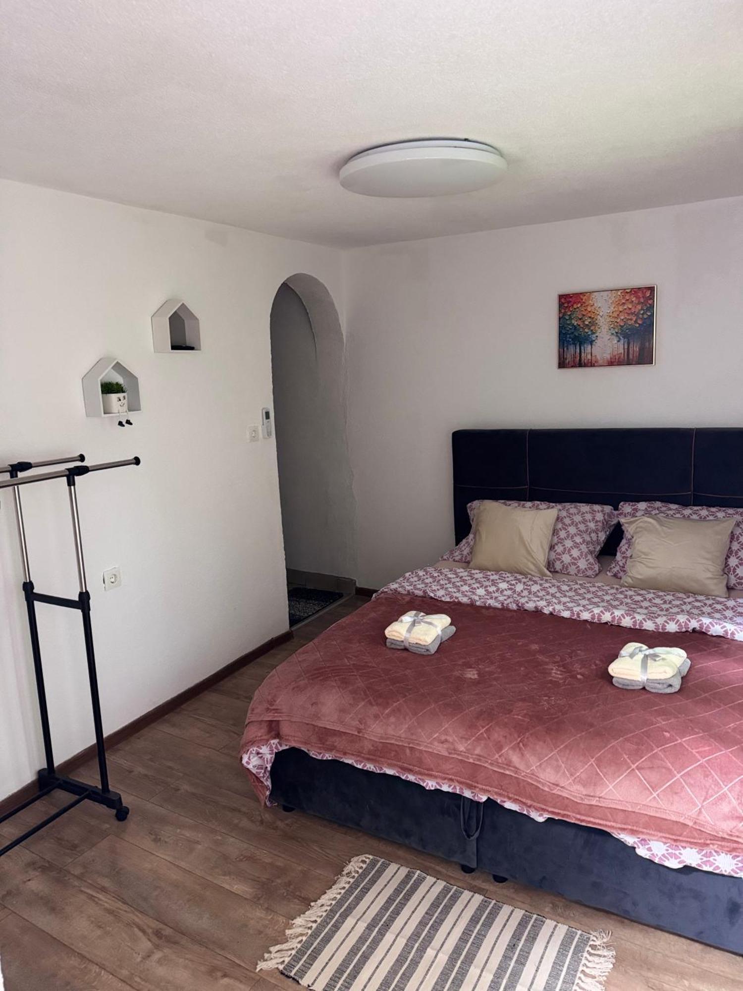 Apartman Josip Gospic Luaran gambar